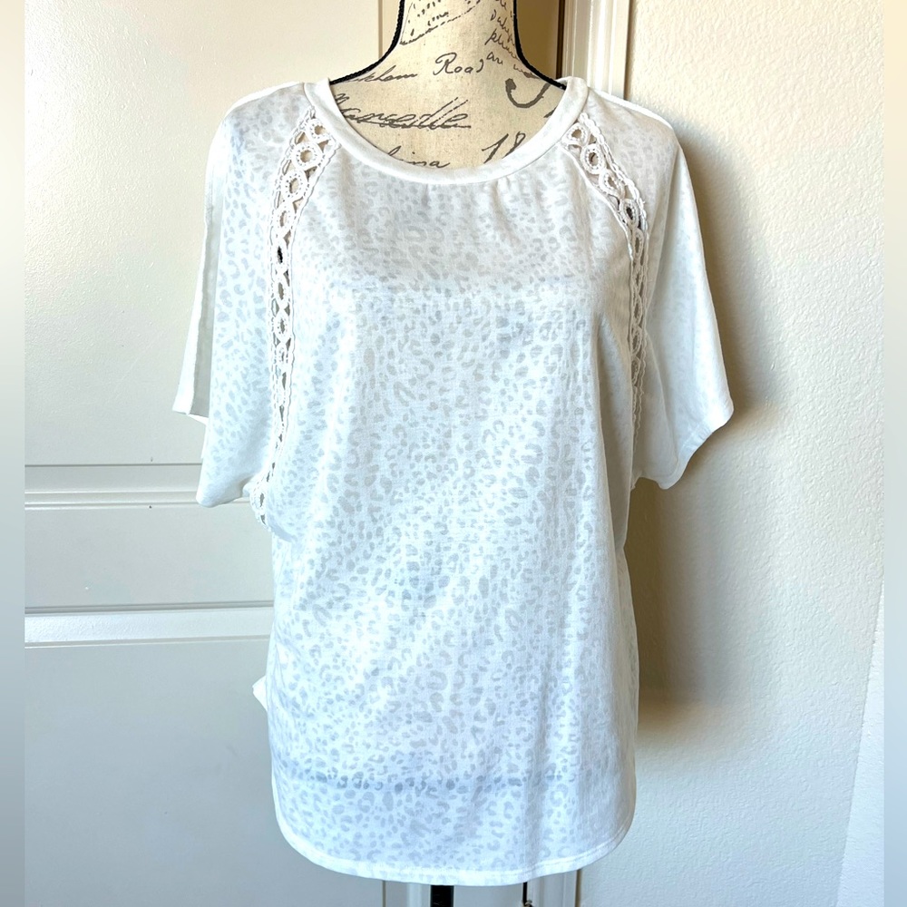 SugarFox Women’s White Crochet Detail Sheer Leopard Dolman Sleeve Blouse Top Lg